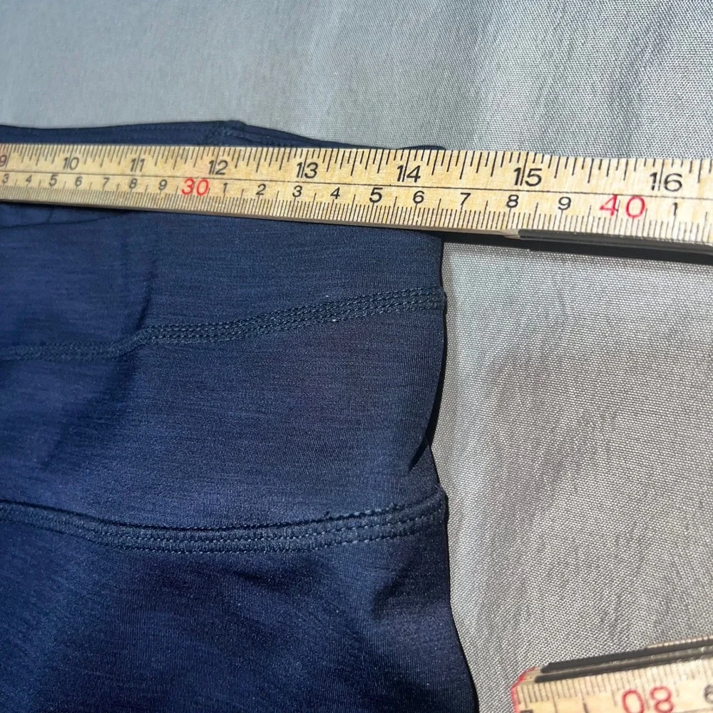 Athleta Navy Blue Colorblock Cropped Leggings Zipper Pocket Size M 596513-01